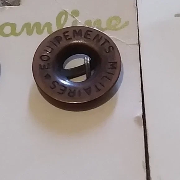 Vintage Buttons - Picture 4 of 5